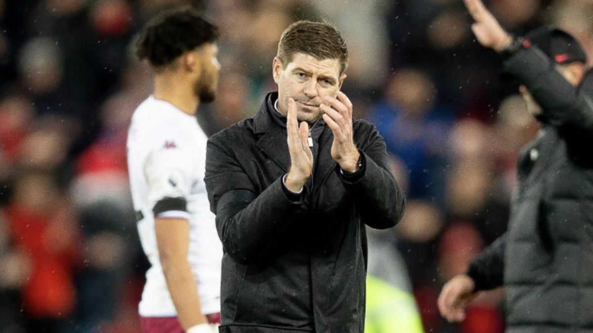 Фанаты Ливерпуля неистовыми аплодисментами встретили возвращение Джеррарда на "Энфилд": видео Фанаты Ливерпуля неистовыми аплодисментами встретили возвращение Джеррарда на "Энфилд": видео