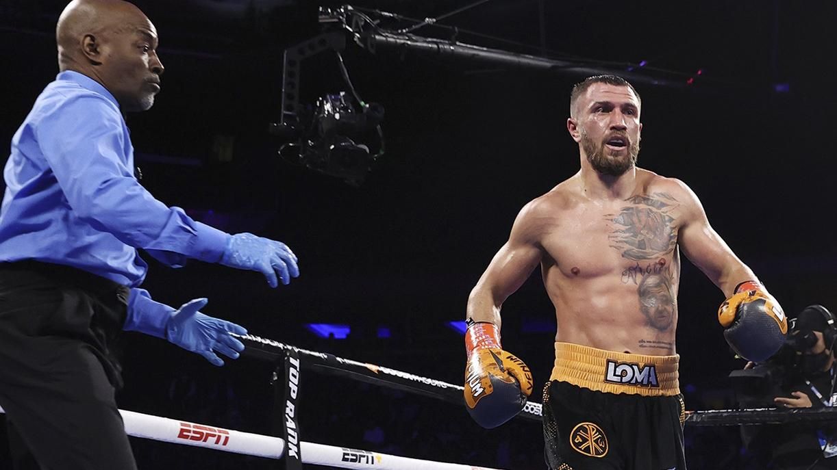 Тотальный разгром: Ломаченко нанес по Комми 248 точных ударов Тотальный разгром: Ломаченко нанес по Комми 248 точных ударов