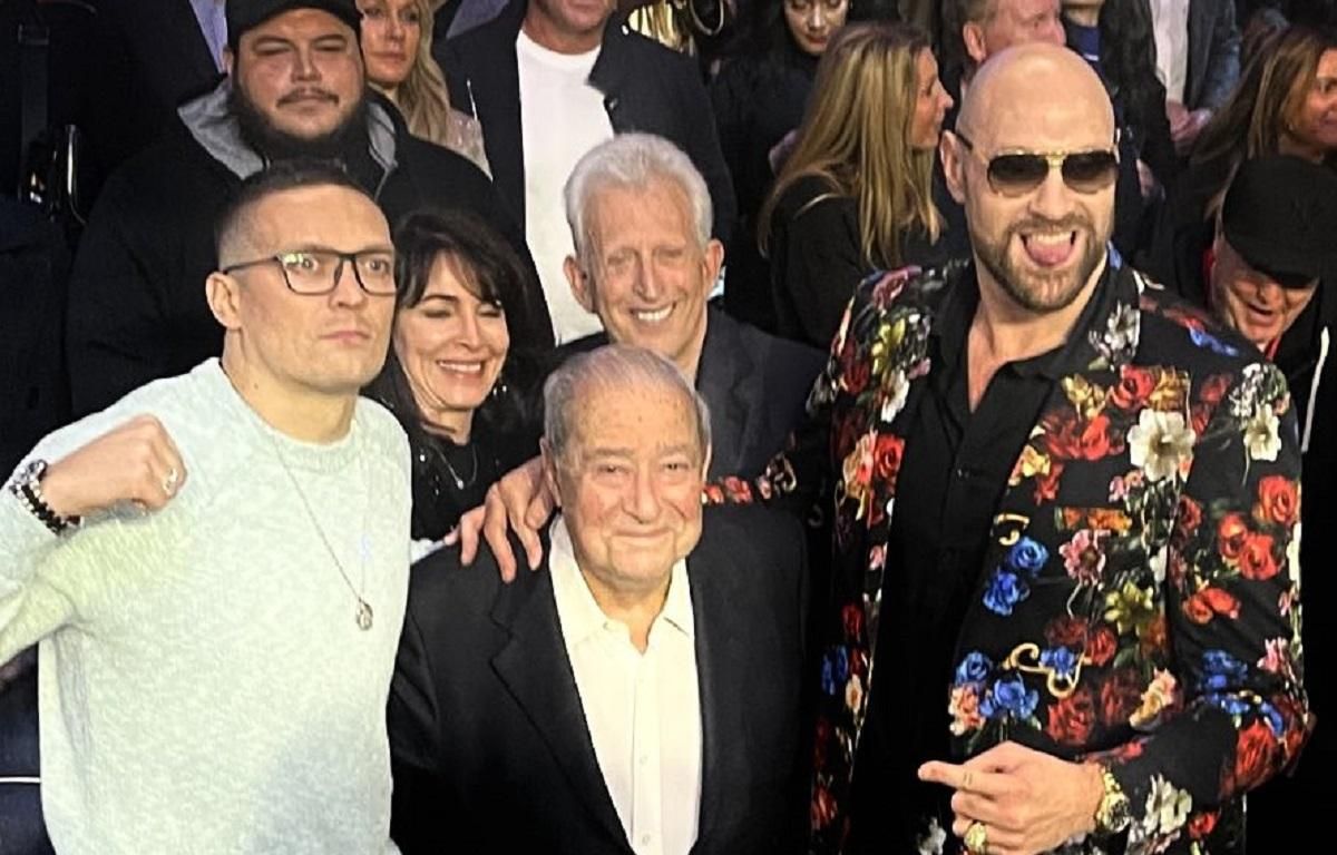 Усик и Фьюри встретились перед поединком Ломаченко – Комми: видео Усик и Фьюри встретились перед поединком Ломаченко – Комми: видео