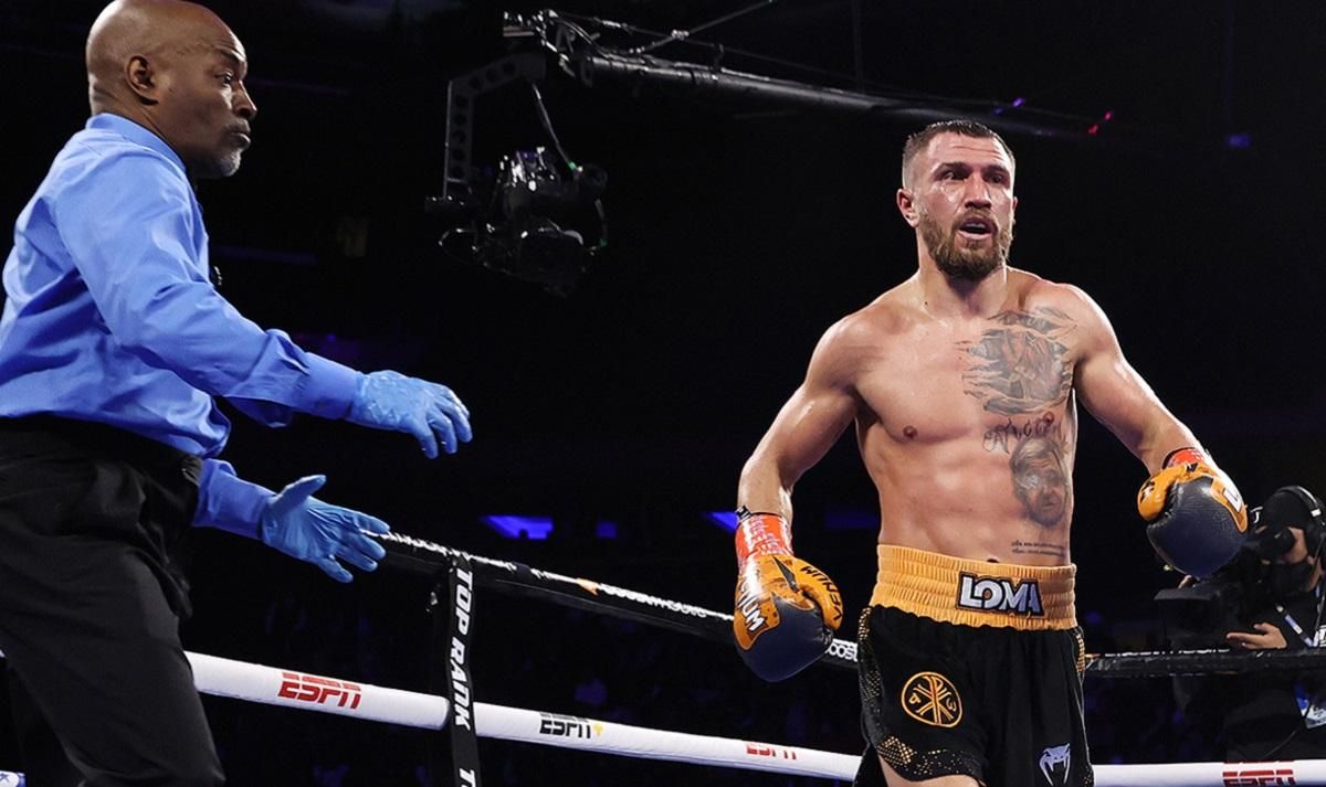 Ломаченко двічі просив кут Коммі зупинити бій після глибокого нокдауну - новини боксу - Спорт 24 Ломаченко двічі просив кут Коммі зупинити бій після глибокого нокдауну - новини боксу - Спорт 24