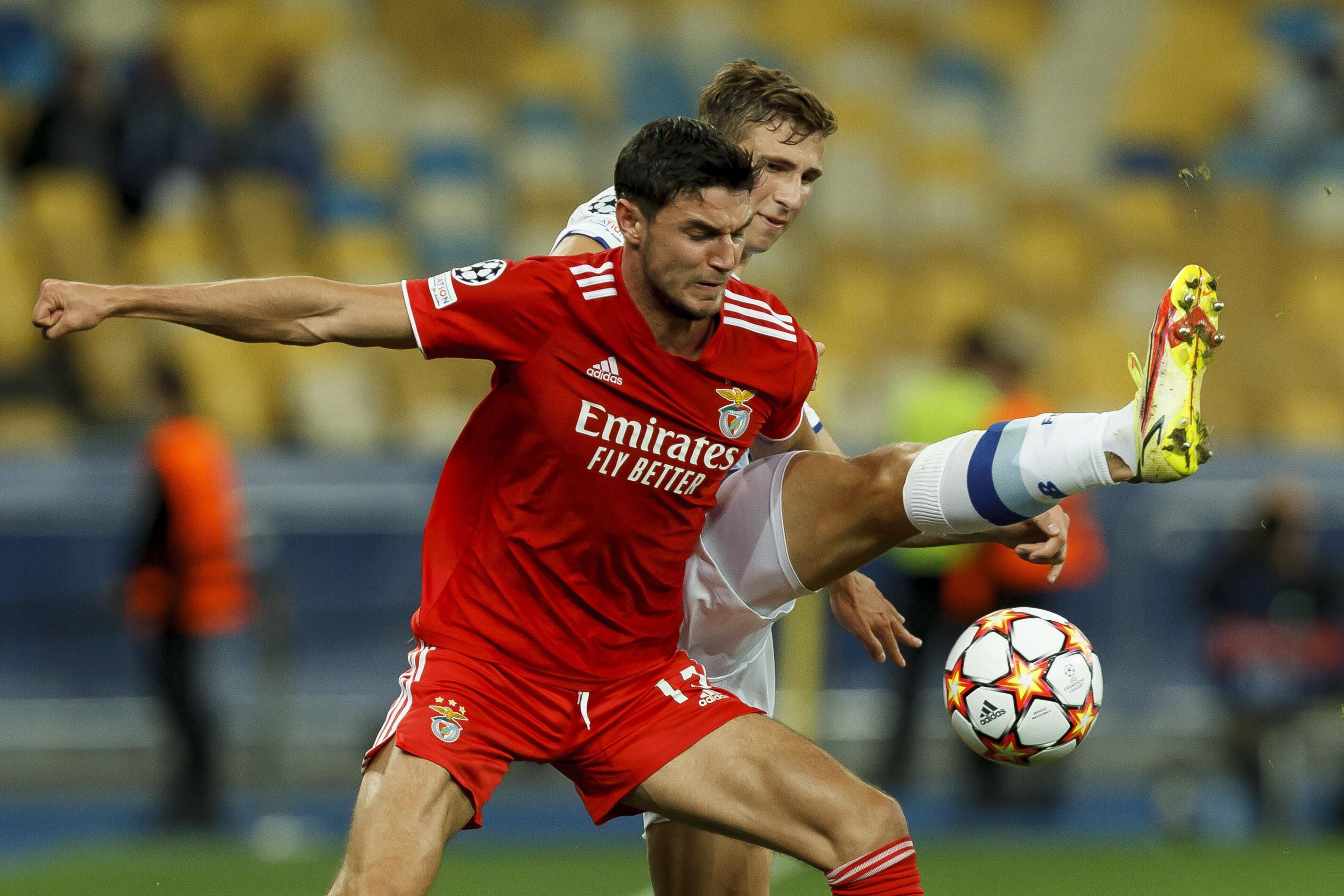 Последствия Динамо: Яремчук не попал в заявку Бенфики на матч чемпионата Последствия Динамо: Яремчук не попал в заявку Бенфики на матч чемпионата