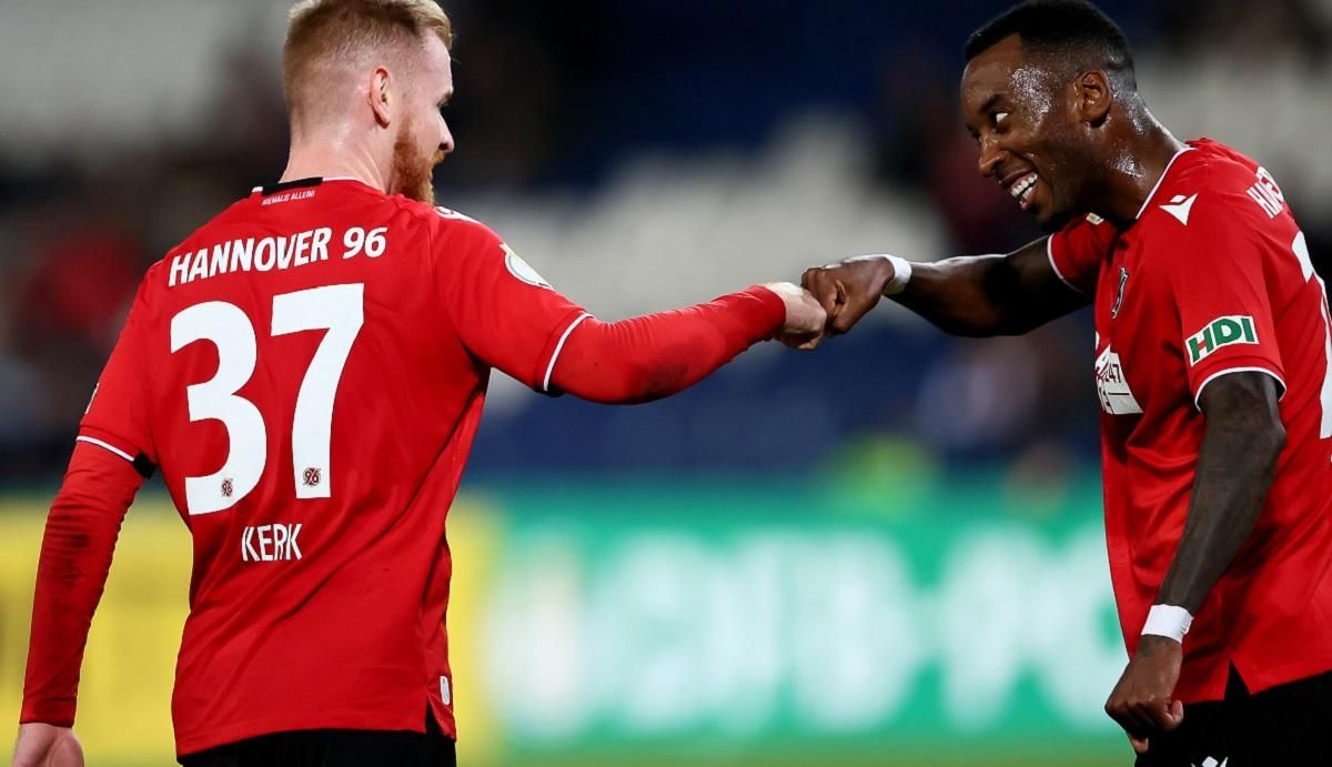 Майже з центра поля: гравець у Німеччині забив шалений гол зі штрафного – відео шедевру - Спорт 24 Майже з центра поля: гравець у Німеччині забив шалений гол зі штрафного – відео шедевру - Спорт 24