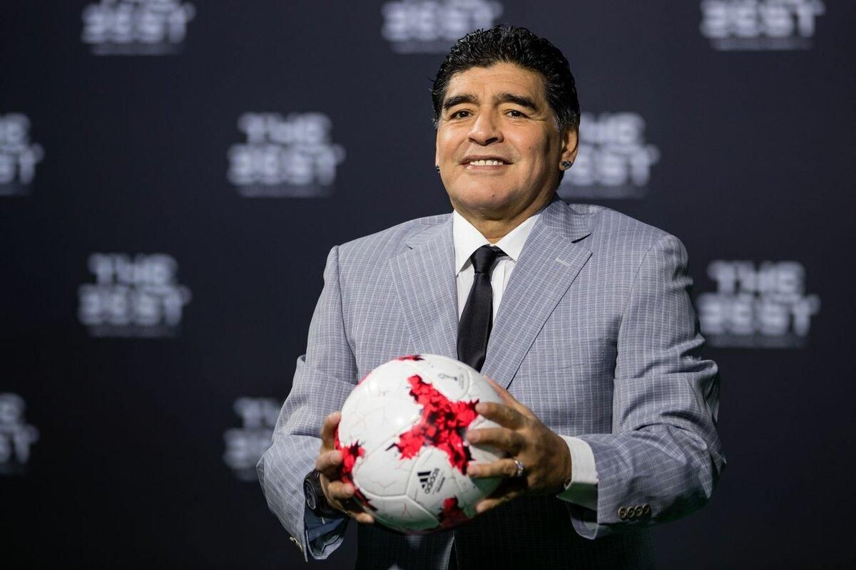 Спадкоємці Марадони виставили на онлайн-аукціон речі аргентинця: що продали - Спорт 24