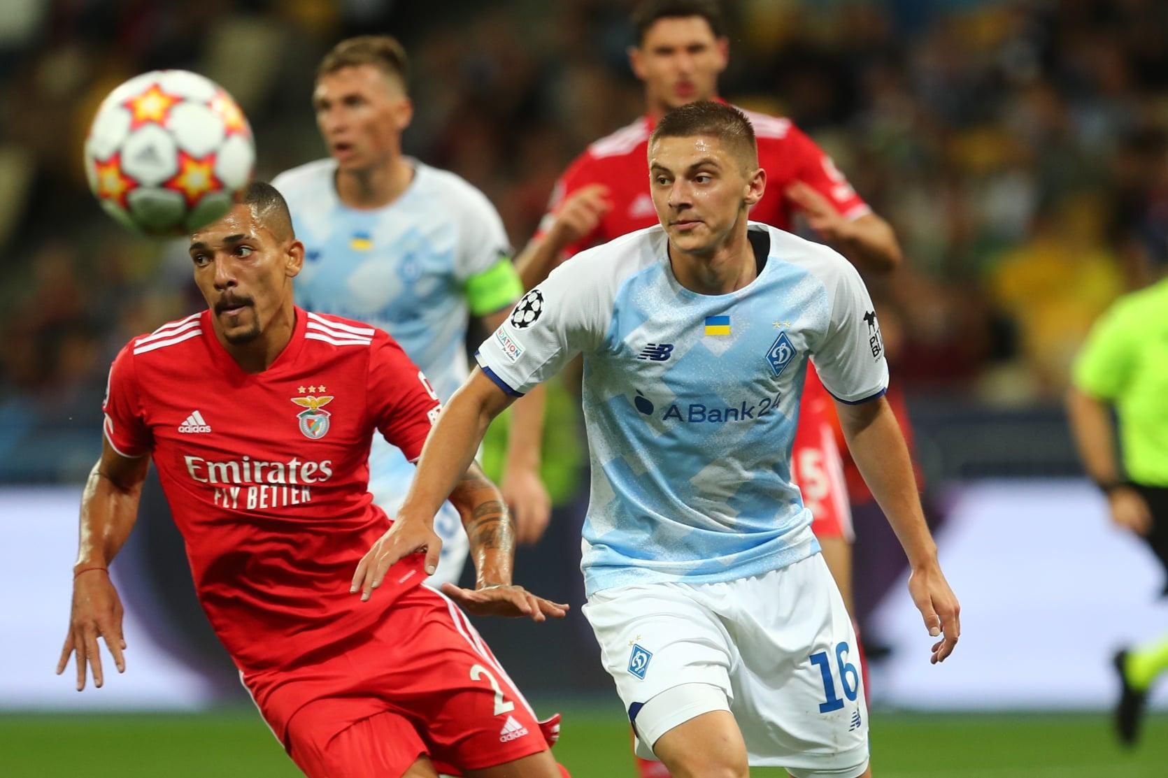 Миколенко мог оказаться в Ливерпуле или Манчестер Юнайтед Миколенко мог оказаться в Ливерпуле или Манчестер Юнайтед