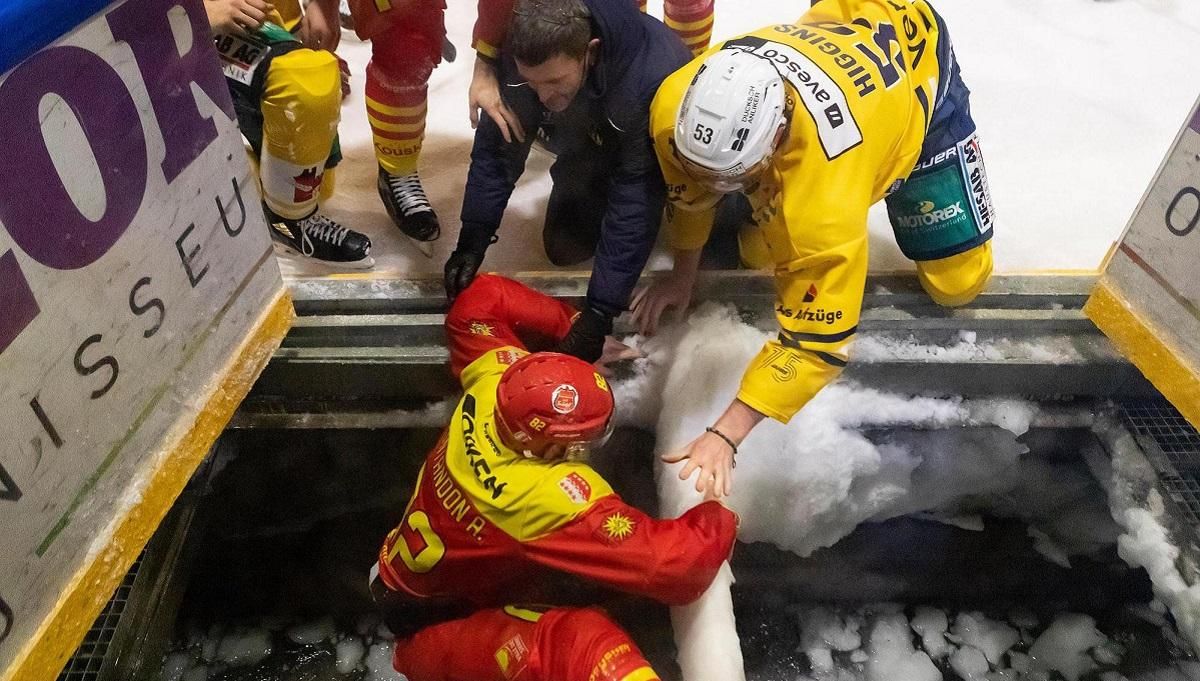 В Швейцарии хоккеисты провалились под лед прямо во время матча: видео неприятного инцидента
