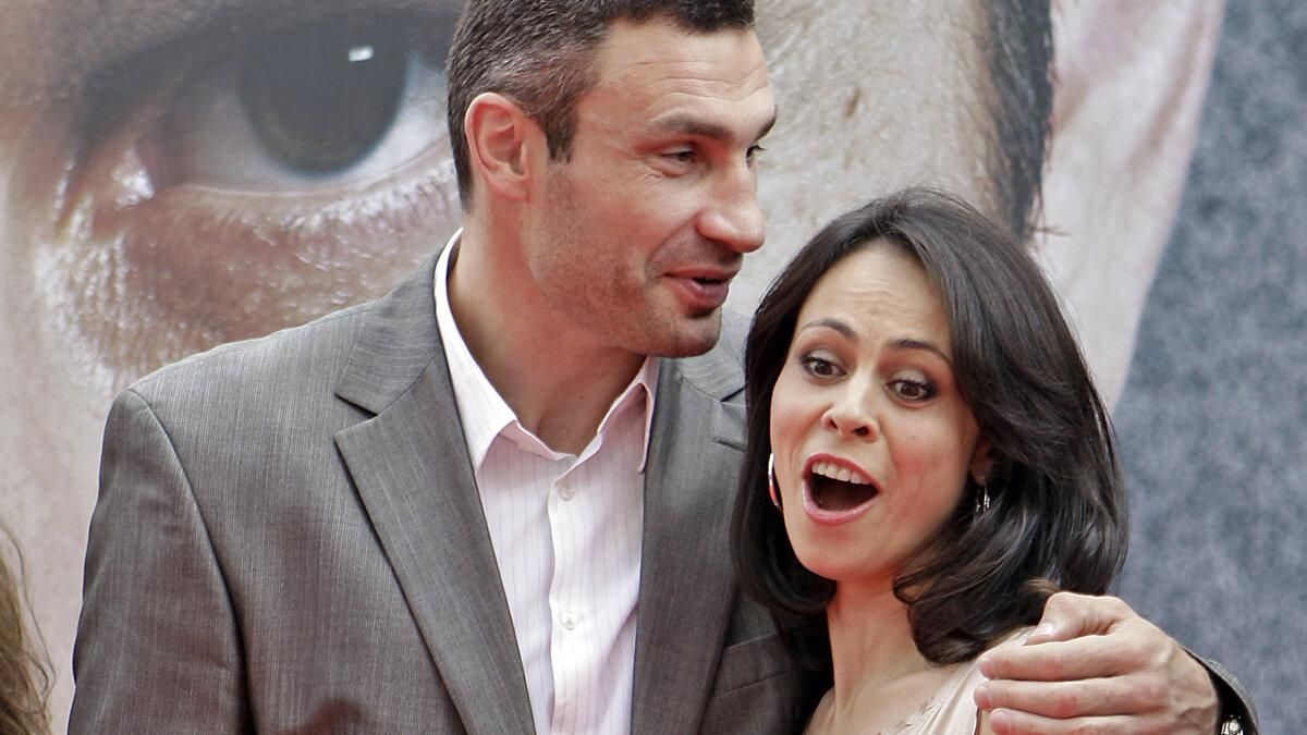 Больше отца: жена Кличко показала рождественское фото с сыновьями и дочкой Больше отца: жена Кличко показала рождественское фото с сыновьями и дочкой