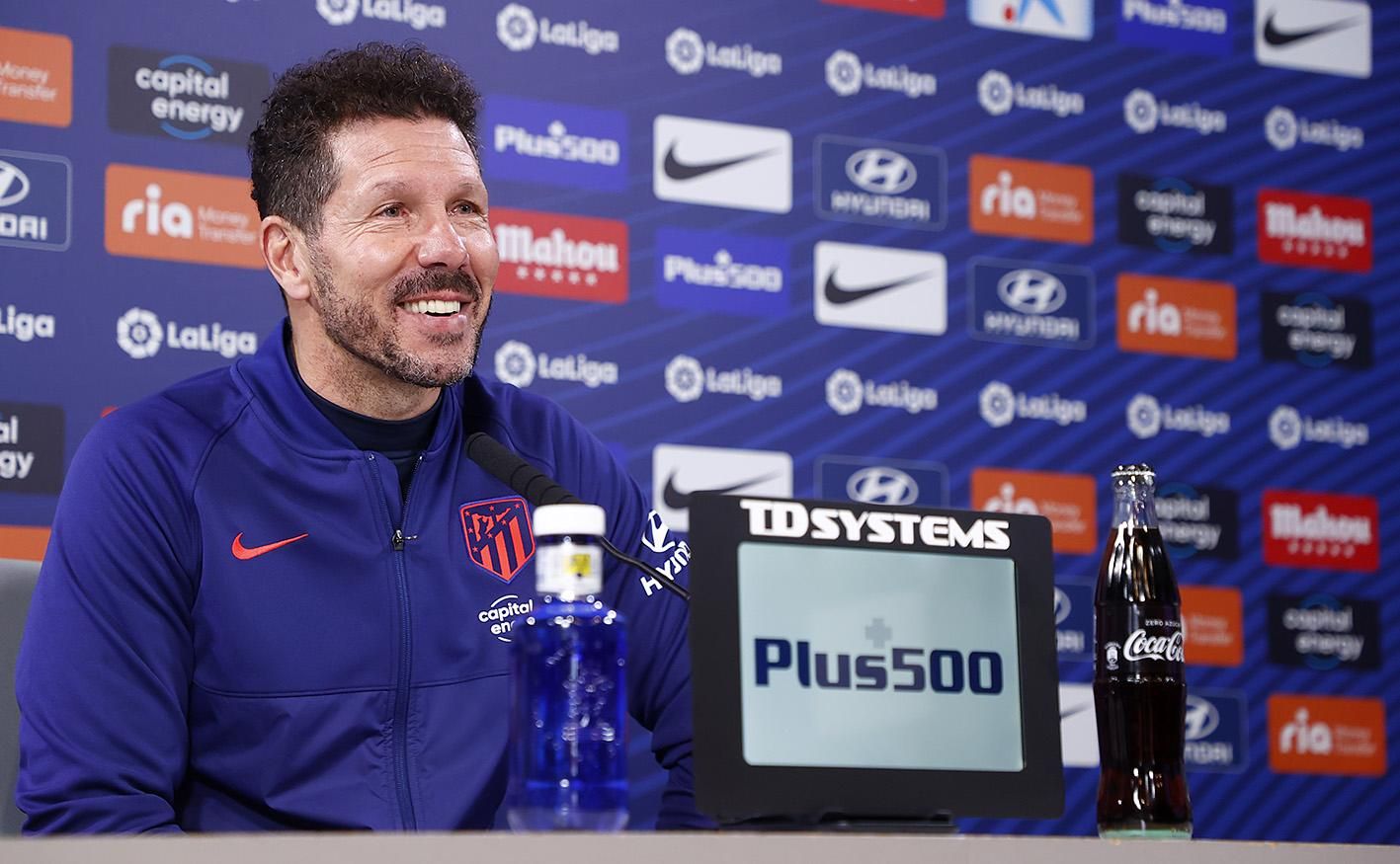 У Диего Симеоне – коронавирус, с ним заразились и самые дорогие игроки Атлетико У Диего Симеоне – коронавирус, с ним заразились и самые дорогие игроки Атлетико