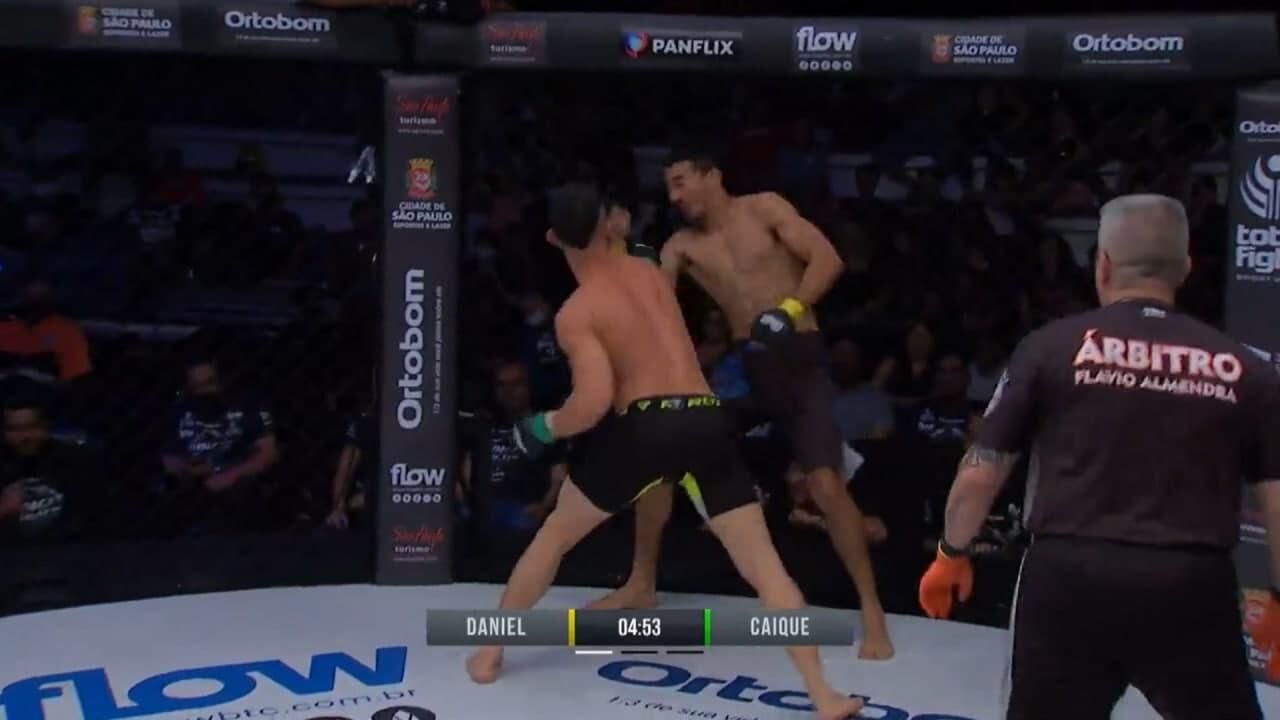 Бразильський боєць нокаутував суперника за 9 секунд: потужне відео - Спорт 24