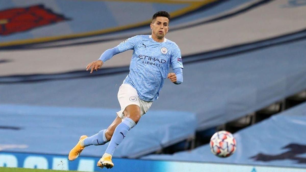 На захисника МанСіті напали четверо грабіжників: вони розбили йому обличчя – фото 18+ - Спорт 24 На захисника МанСіті напали четверо грабіжників: вони розбили йому обличчя – фото 18+ - Спорт 24