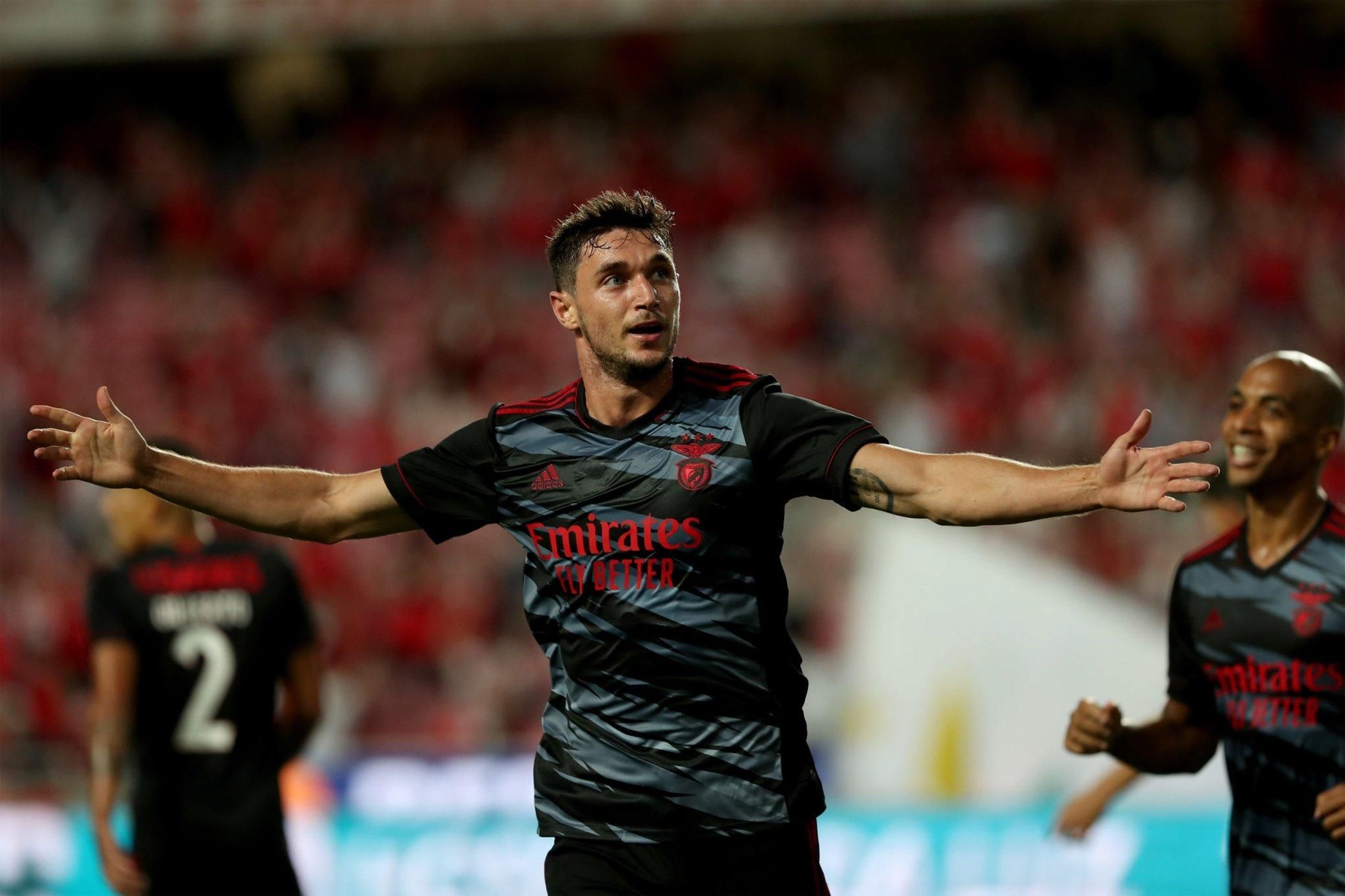 Яремчук завдяки голу став найкращим гравцем Бенфіки у матчі з Порту - Спорт 24 Яремчук завдяки голу став найкращим гравцем Бенфіки у матчі з Порту - Спорт 24