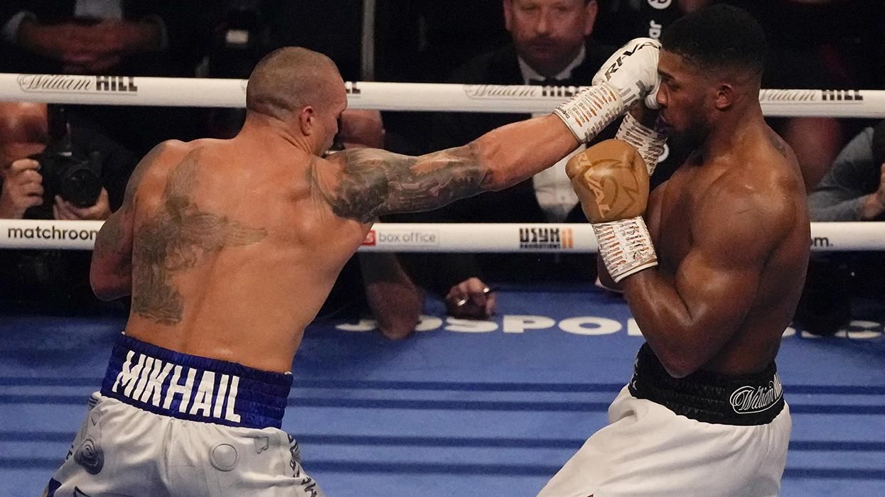 Джошуа перед реваншом з Усиком допомагає найкращий боксер світу Мейвезер: відео тренування - новини боксу - Спорт 24 Джошуа перед реваншом з Усиком допомагає найкращий боксер світу Мейвезер: відео тренування - новини боксу - Спорт 24