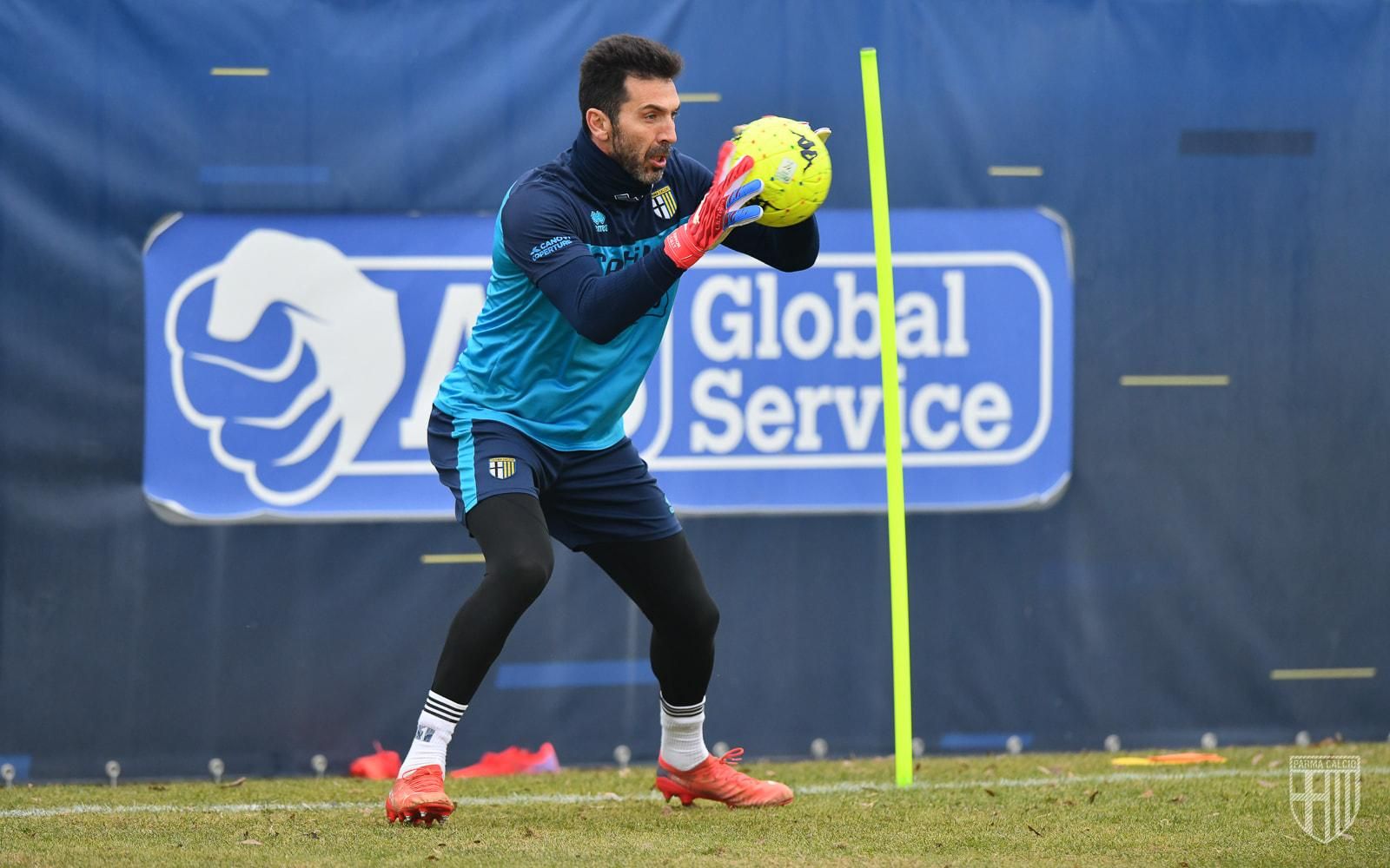 У Джанлуиджи Буффона – коронавирус У Джанлуиджи Буффона – коронавирус