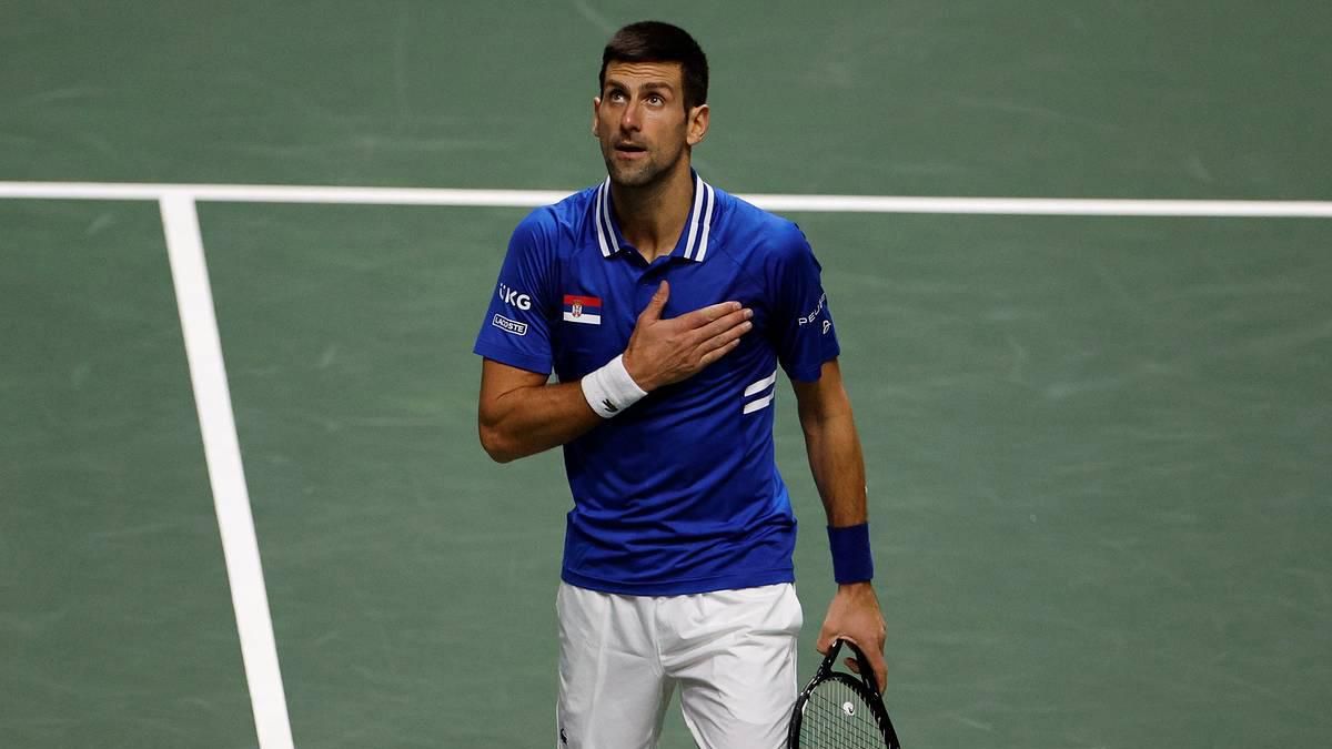 Джокович заручник комуністичного штату, – в Австралії фаната змусили сховати плакат - Спорт 24 Джокович заручник комуністичного штату, – в Австралії фаната змусили сховати плакат - Спорт 24