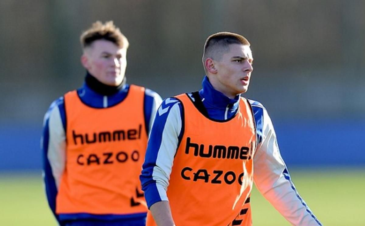 Миколенко – будущее Эвертона, – наставник "ирисок" доволен новыми трансферами Миколенко – будущее Эвертона, – наставник "ирисок" доволен новыми трансферами