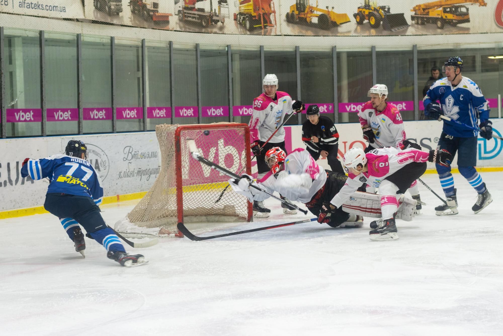 Сокіл розгромив Кременчук та виграв Кубок України з хокею - Спорт 24 Сокіл розгромив Кременчук та виграв Кубок України з хокею - Спорт 24