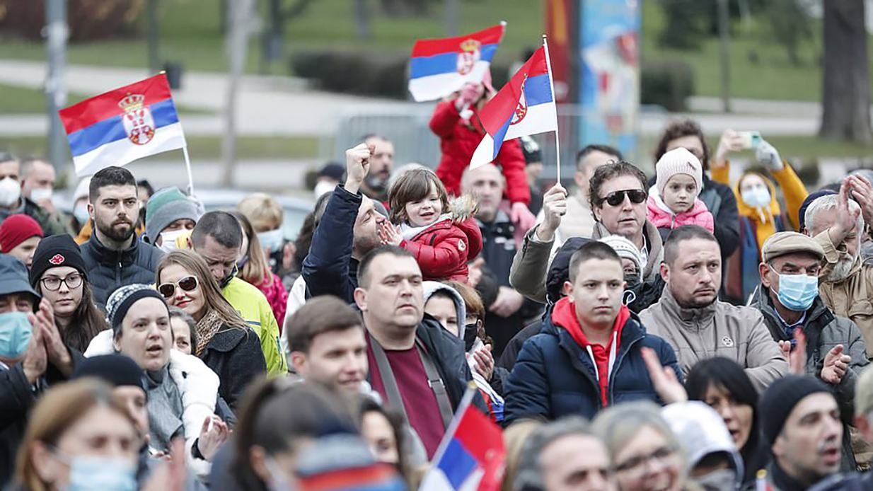 В Сербии прошел митинг в поддержку Джоковича, которого "удерживают" в Австралии: видео