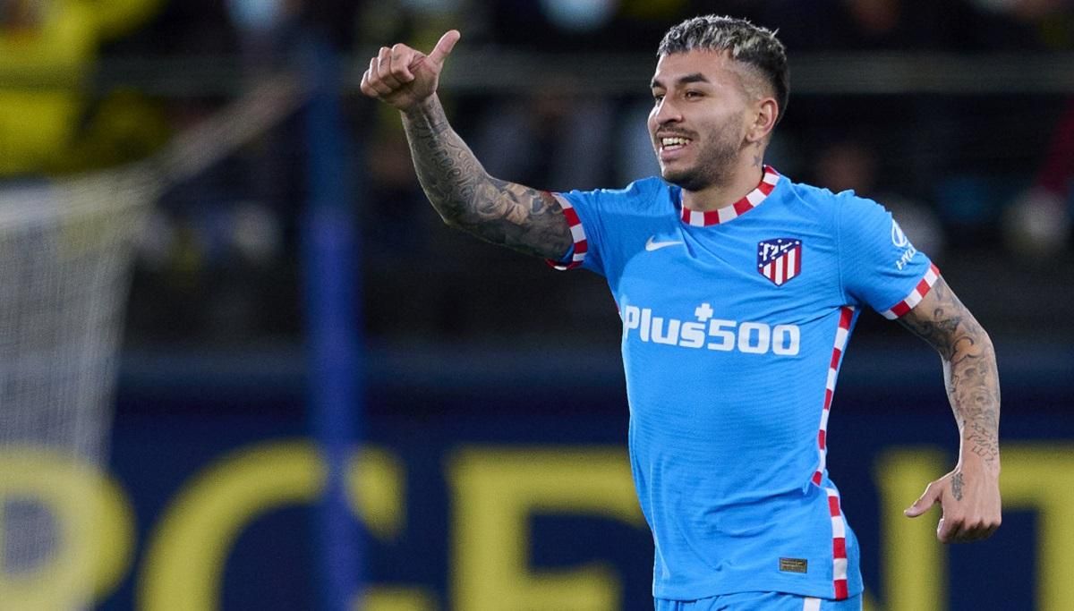 Игрок Атлетико забил роскошным ударом из центра поля: видео гола Игрок Атлетико забил роскошным ударом из центра поля: видео гола