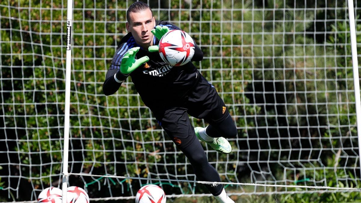 Після вдалого дебюту за "Реал": Лунін потрапив під приціл чемпіона Нідерландів - Спорт 24 Після вдалого дебюту за "Реал": Лунін потрапив під приціл чемпіона Нідерландів - Спорт 24