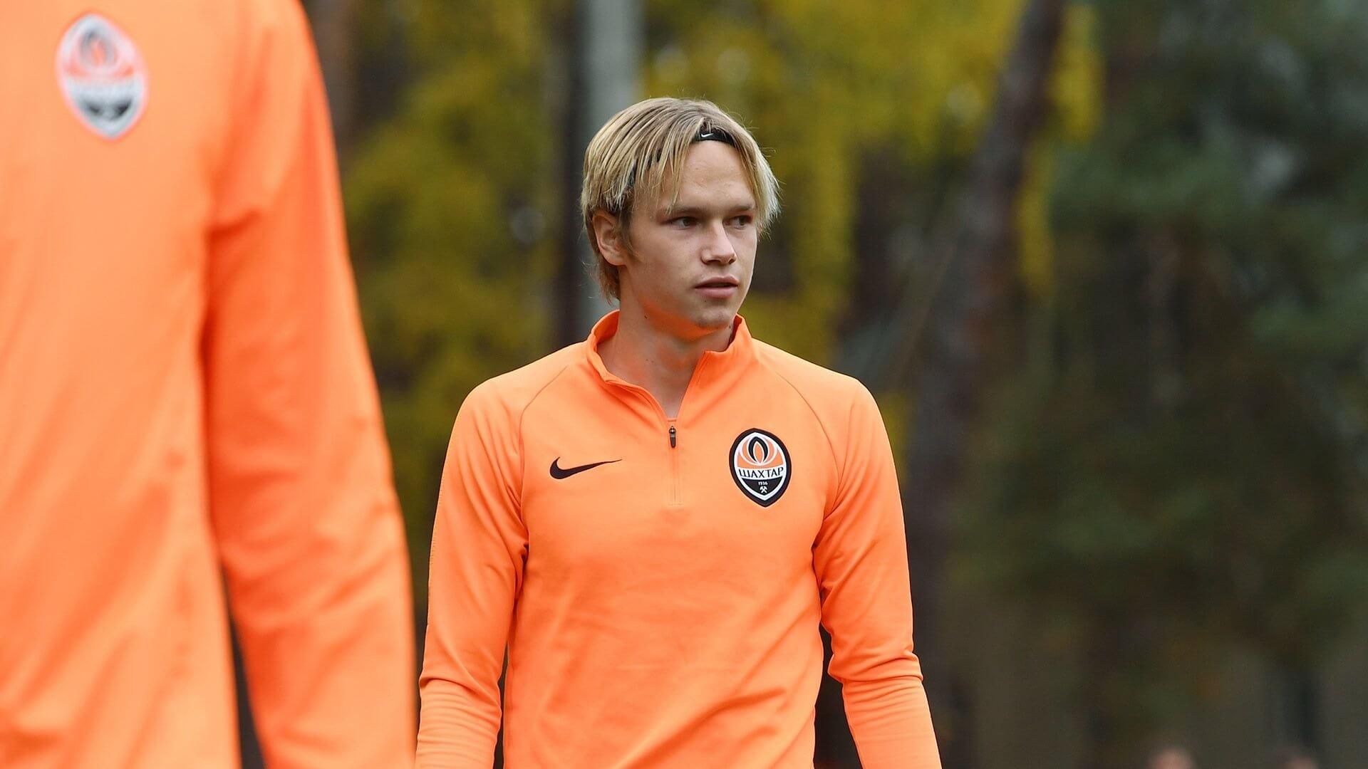 УЄФА включила футболіста Шахтаря до рейтингу майбутніх зірок - Спорт 24 УЄФА включила футболіста Шахтаря до рейтингу майбутніх зірок - Спорт 24