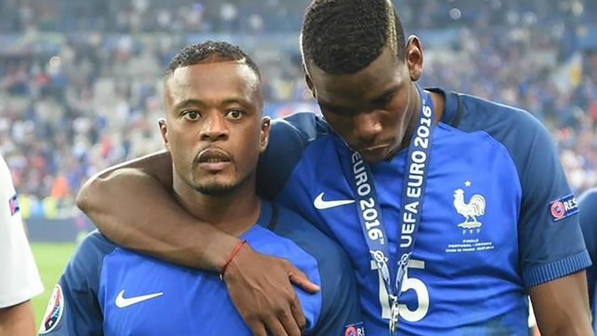 В каждом клубе есть по крайней мере два футболиста-гея, – Эвра рассказал о гомофобии в футболе В каждом клубе есть по крайней мере два футболиста-гея, – Эвра рассказал о гомофобии в футболе