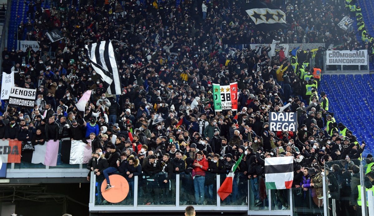 Фанаты Ювентуса пожелали смерти президенту клуба: фото ужасного баннера Фанаты Ювентуса пожелали смерти президенту клуба: фото ужасного баннера