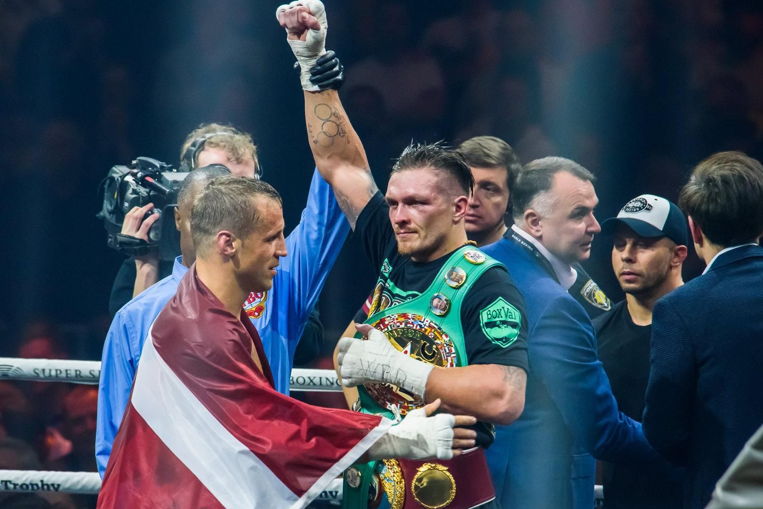 Битий Усиком боксер запропонував Джошуа допомогу перед реваншем - новини боксу - Спорт 24 Битий Усиком боксер запропонував Джошуа допомогу перед реваншем - новини боксу - Спорт 24