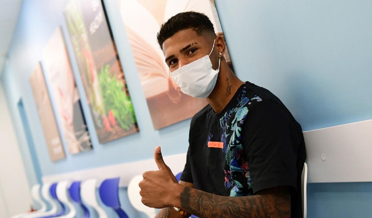 Шахтар представив ще одного бразильця: Вінісіус Тобіас офіційно приєднався до команди - Спорт 24 Шахтар представив ще одного бразильця: Вінісіус Тобіас офіційно приєднався до команди - Спорт 24