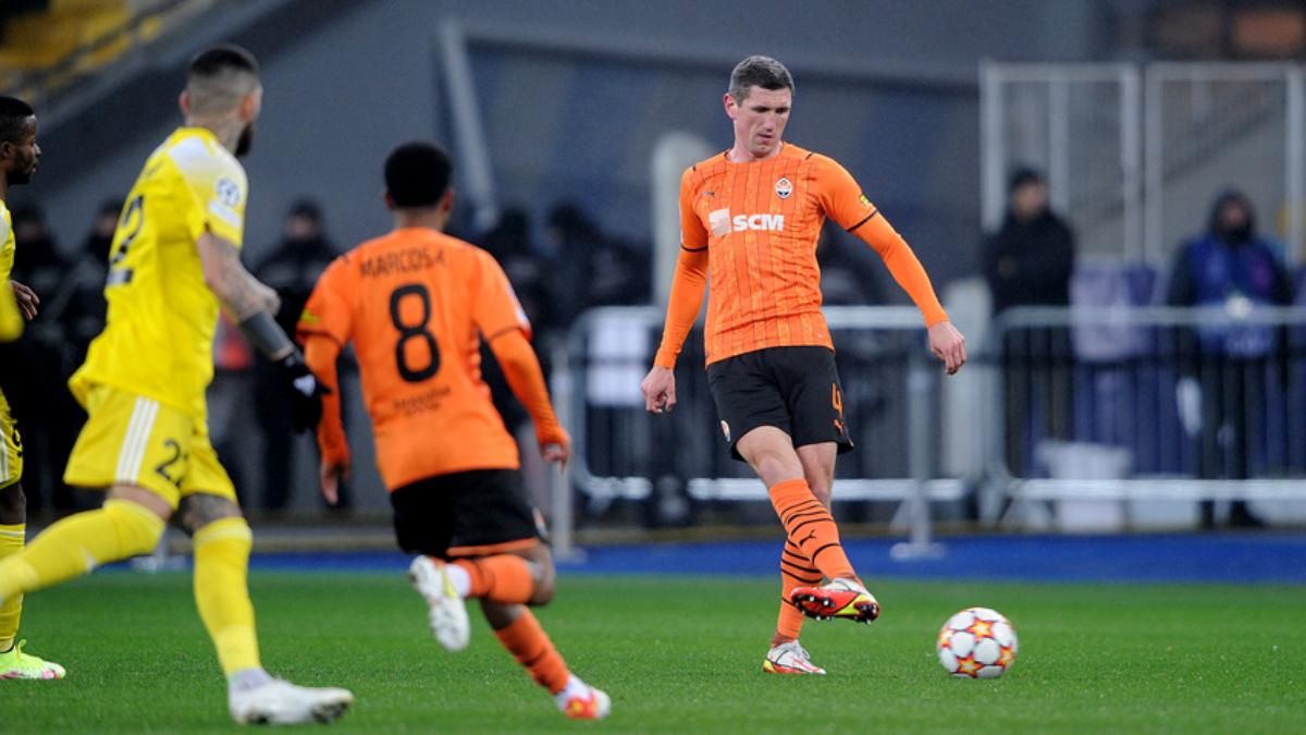 Шахтар втратив основного захисника до березня через ожеледицю - Спорт 24 Шахтар втратив основного захисника до березня через ожеледицю - Спорт 24