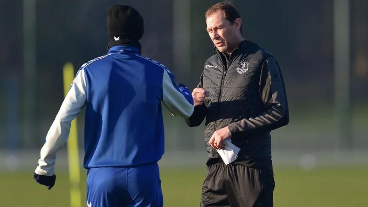 Эвертон Миколенко получил нового тренера с фамилией легенды МЮ Эвертон Миколенко получил нового тренера с фамилией легенды МЮ