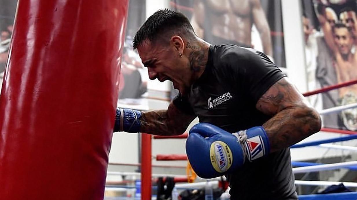 Знадобиться армія, – Камбосос жорстко відповів промоутеру про бій з Ломаченком - новини боксу - Спорт 24 Знадобиться армія, – Камбосос жорстко відповів промоутеру про бій з Ломаченком - новини боксу - Спорт 24