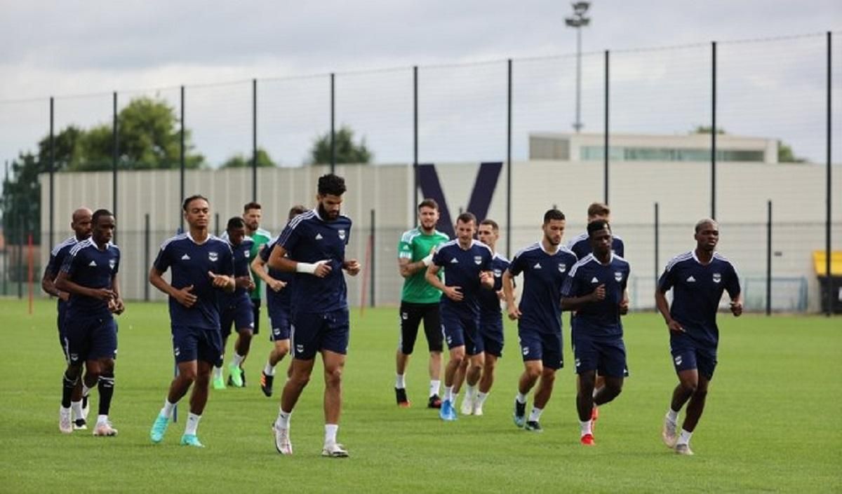 Спонсор смело посмеялся над аутсайдером Лиги 1: клуб мгновенно разорвал соглашение с компанией Спонсор смело посмеялся над аутсайдером Лиги 1: клуб мгновенно разорвал соглашение с компанией