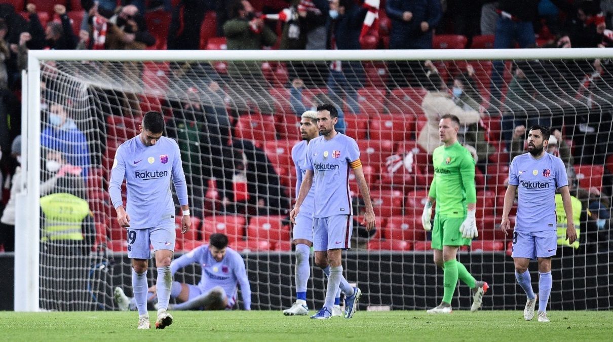 Барселона продолжает падать на дно: Атлетик выбил каталонцев из Кубка Испании – видеообзор Барселона продолжает падать на дно: Атлетик выбил каталонцев из Кубка Испании – видеообзор