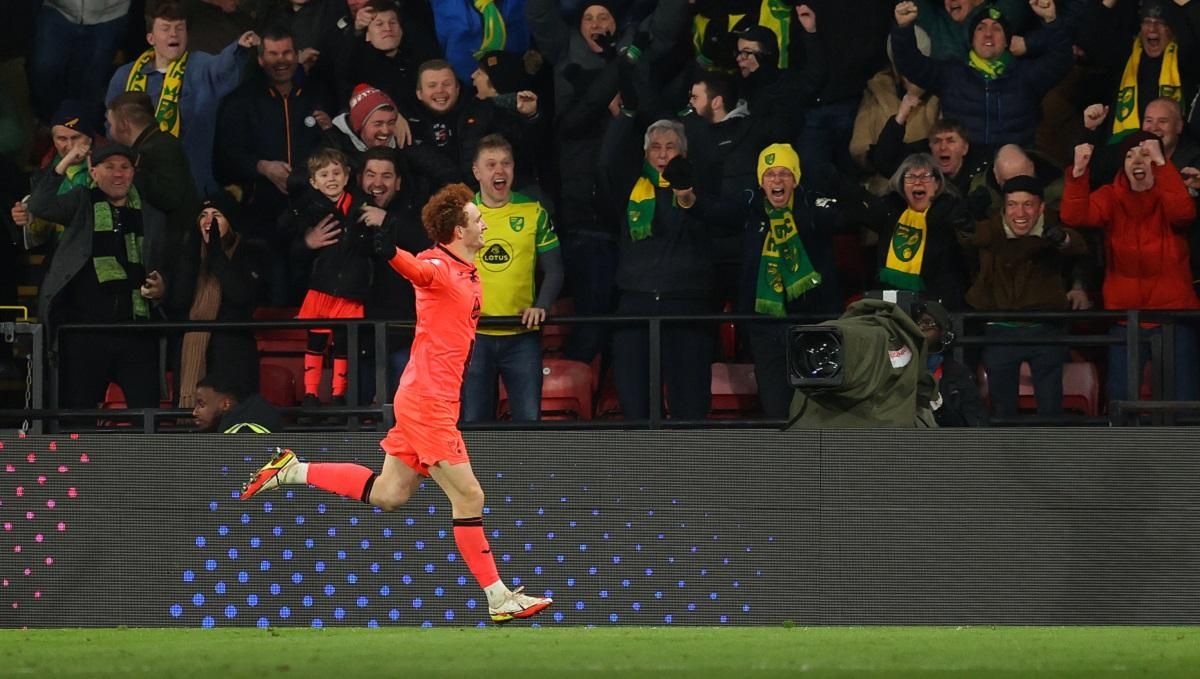 Гравець Норвіча забив дивовижний гол п'яткою у стилі скорпіона: відео шедевру - Спорт 24 Гравець Норвіча забив дивовижний гол п'яткою у стилі скорпіона: відео шедевру - Спорт 24