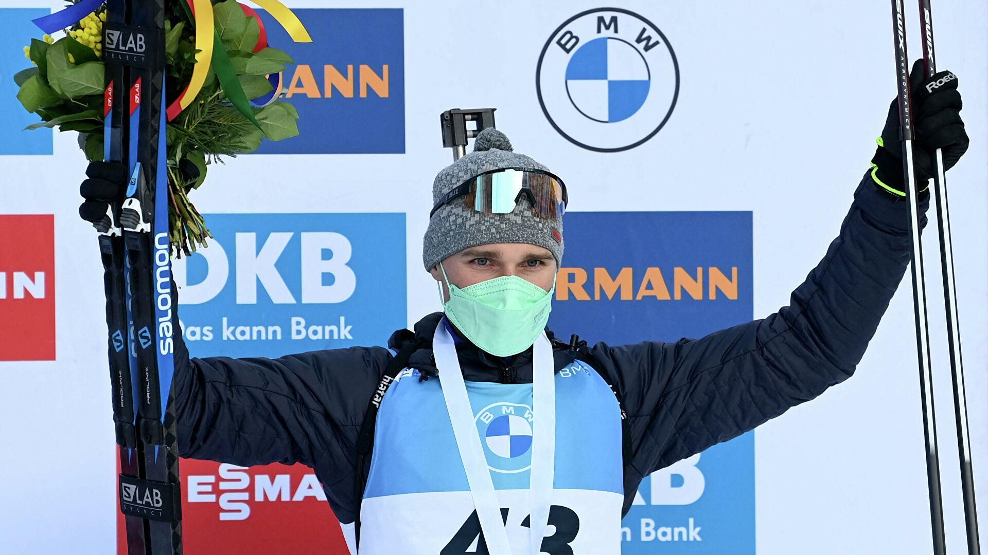 Білоруський біатлоніст загубив лижу під час Кубка світу: момент потрапив на відео - Спорт 24