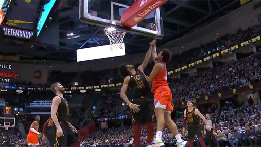 Баскетболіст НБА закинув м'яч у власний кошик: відео курйозного моменту