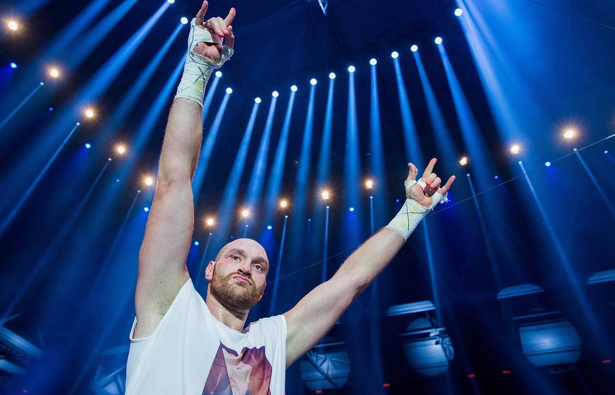 Чемпион UFC намекнул на переход в бокс: Фьюри готов принять вызов и провести бой Чемпион UFC намекнул на переход в бокс: Фьюри готов принять вызов и провести бой