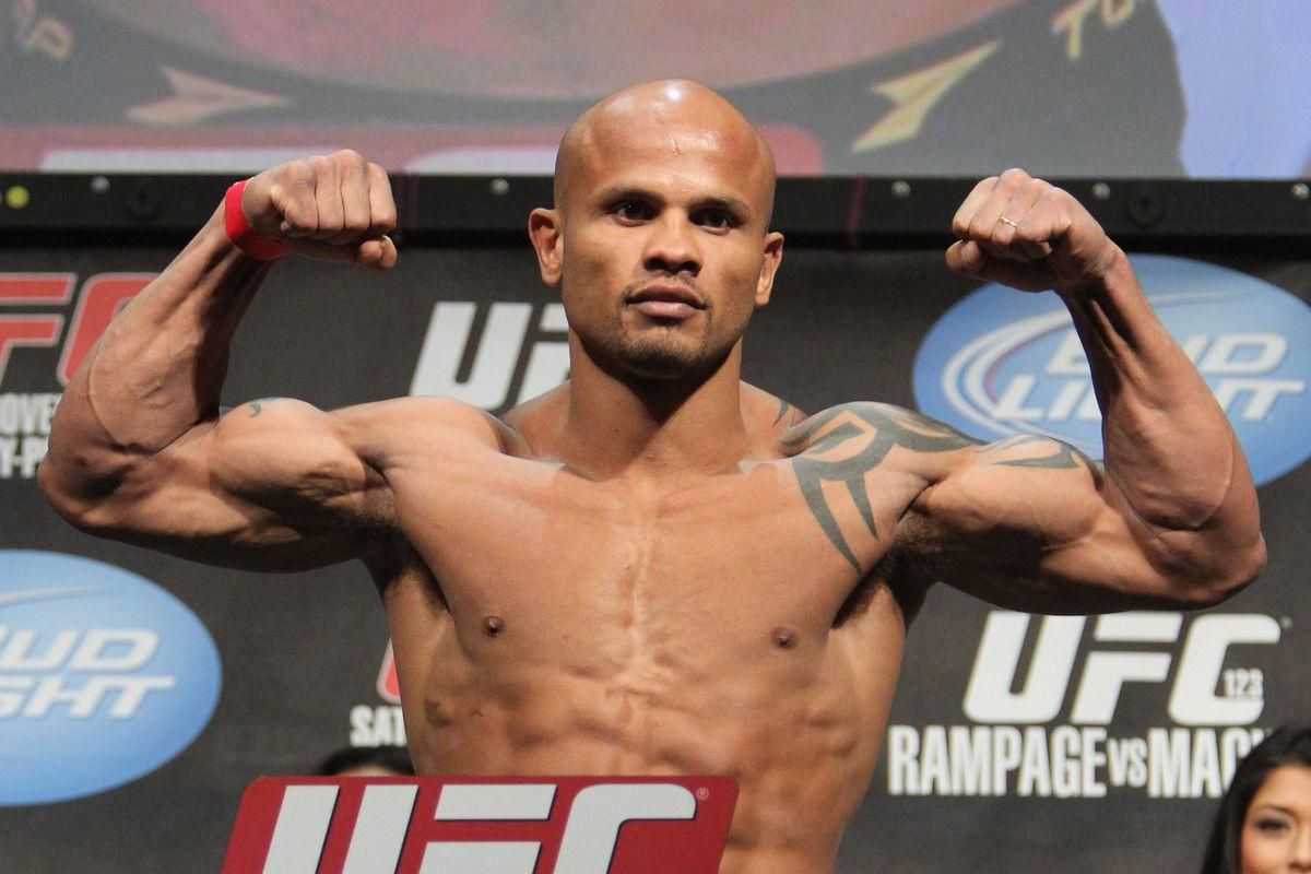 Колишнього бійця UFC та чемпіона Bellator зарізали в барі під час бійки - Спорт 24 Колишнього бійця UFC та чемпіона Bellator зарізали в барі під час бійки - Спорт 24