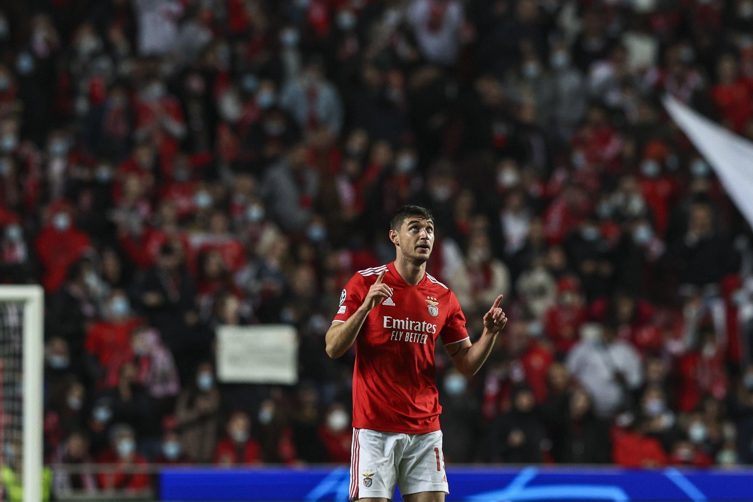 Яремчук лишился главного конкурента в Бенфике на некоторое время Яремчук лишился главного конкурента в Бенфике на некоторое время