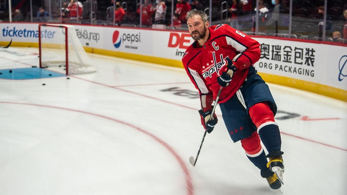 Російський хокеїст Овєчкін зламав маску голкіперу потужним кидком шайби: відео моменту - Спорт 24 Російський хокеїст Овєчкін зламав маску голкіперу потужним кидком шайби: відео моменту - Спорт 24