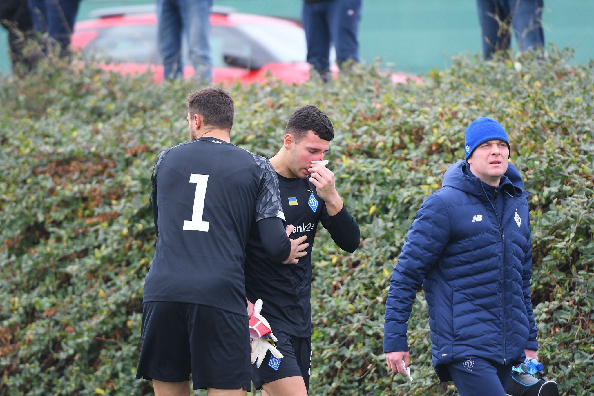 Воротарю Динамо зроблять операцію на обличчі після зіткненням з суперником - Спорт 24 Воротарю Динамо зроблять операцію на обличчі після зіткненням з суперником - Спорт 24