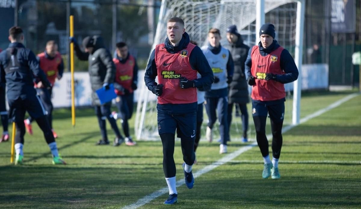 Агент Довбика подтвердил интерес к футболисту из клуба Серии А Агент Довбика подтвердил интерес к футболисту из клуба Серии А