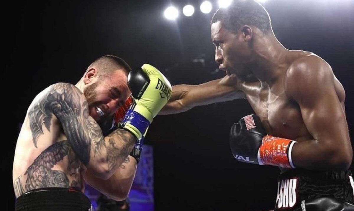 Едва не запутал в канатах: боксер из США отправил соперника в ужасный нокаут – видео избиения