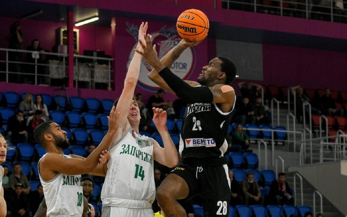 Война должна быть последним, о чем ты думаешь, играя в баскетбол, – американец покинул Украину Война должна быть последним, о чем ты думаешь, играя в баскетбол, – американец покинул Украину