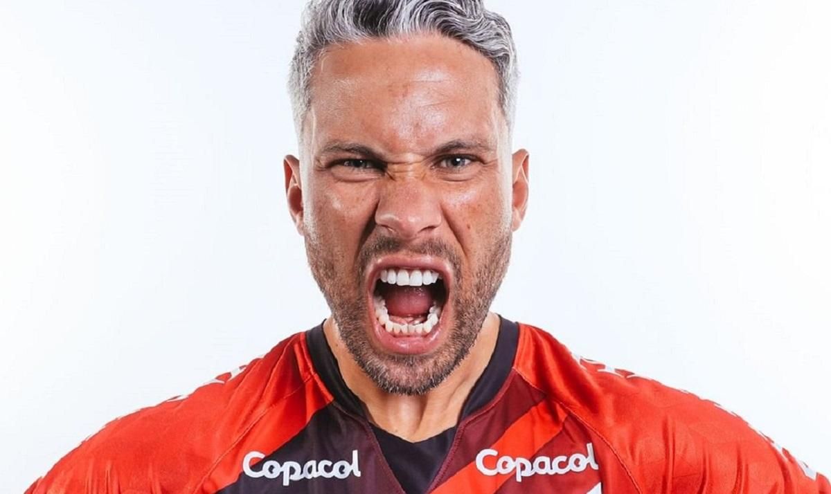 Марлос підписав контракт із омріяним клубом у Бразилії - Спорт 24 Марлос підписав контракт із омріяним клубом у Бразилії - Спорт 24