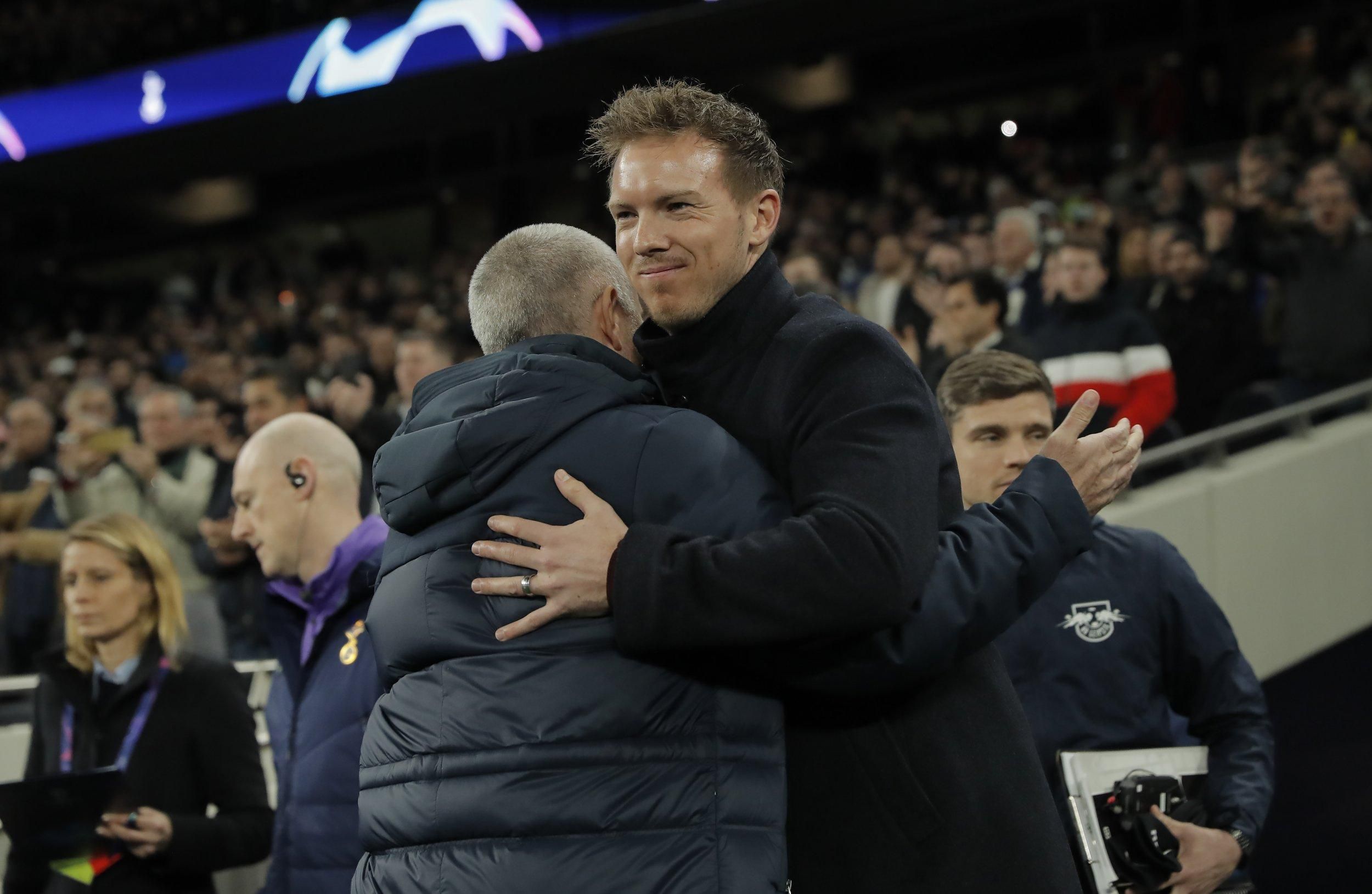 Тренер Баварії неймовірним ударом поцілив у поперечину: відео моменту - Спорт 24 Тренер Баварії неймовірним ударом поцілив у поперечину: відео моменту - Спорт 24