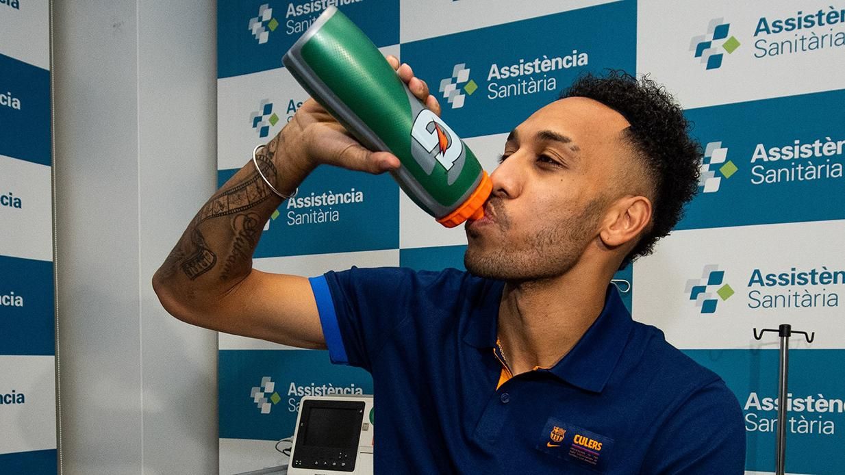 Обамеянг став гравцем Барселони - Спорт 24 Обамеянг став гравцем Барселони - Спорт 24