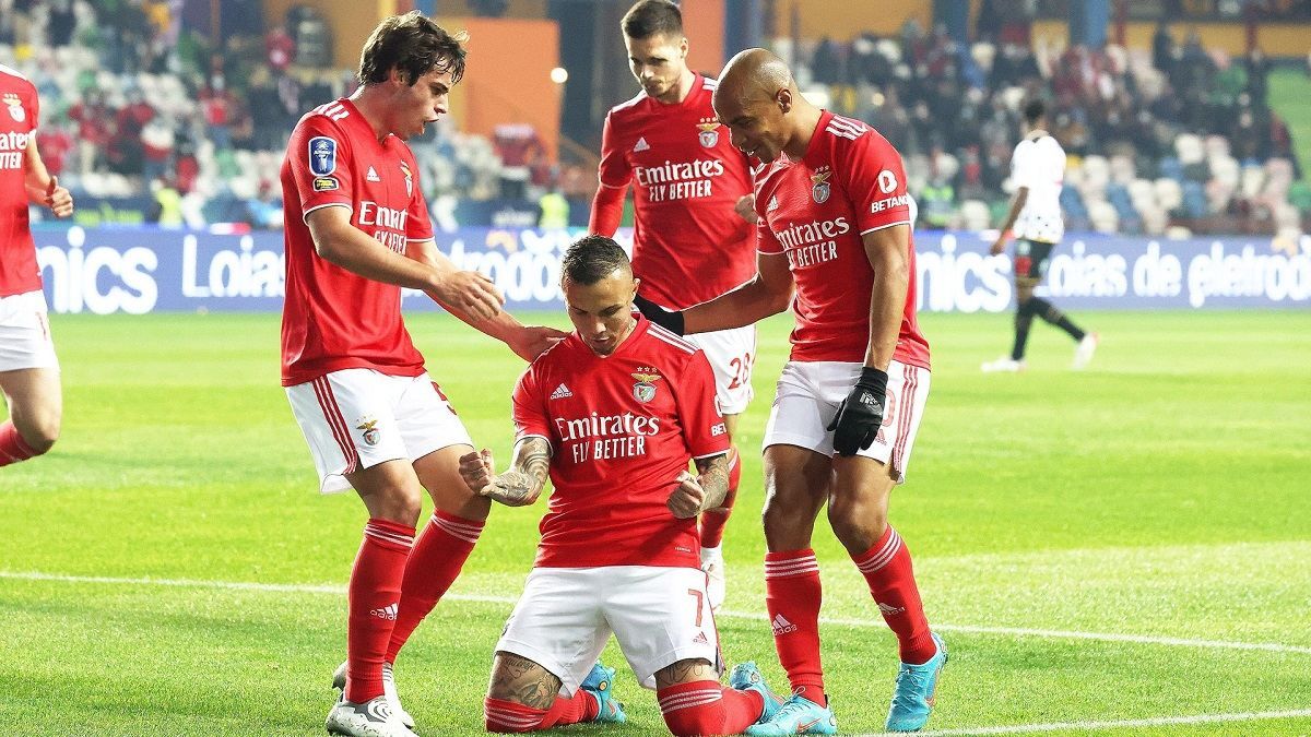 Бенфика без Яремчука потерпела второе поражение подряд: лидер отрывается от конкурентов Бенфика без Яремчука потерпела второе поражение подряд: лидер отрывается от конкурентов