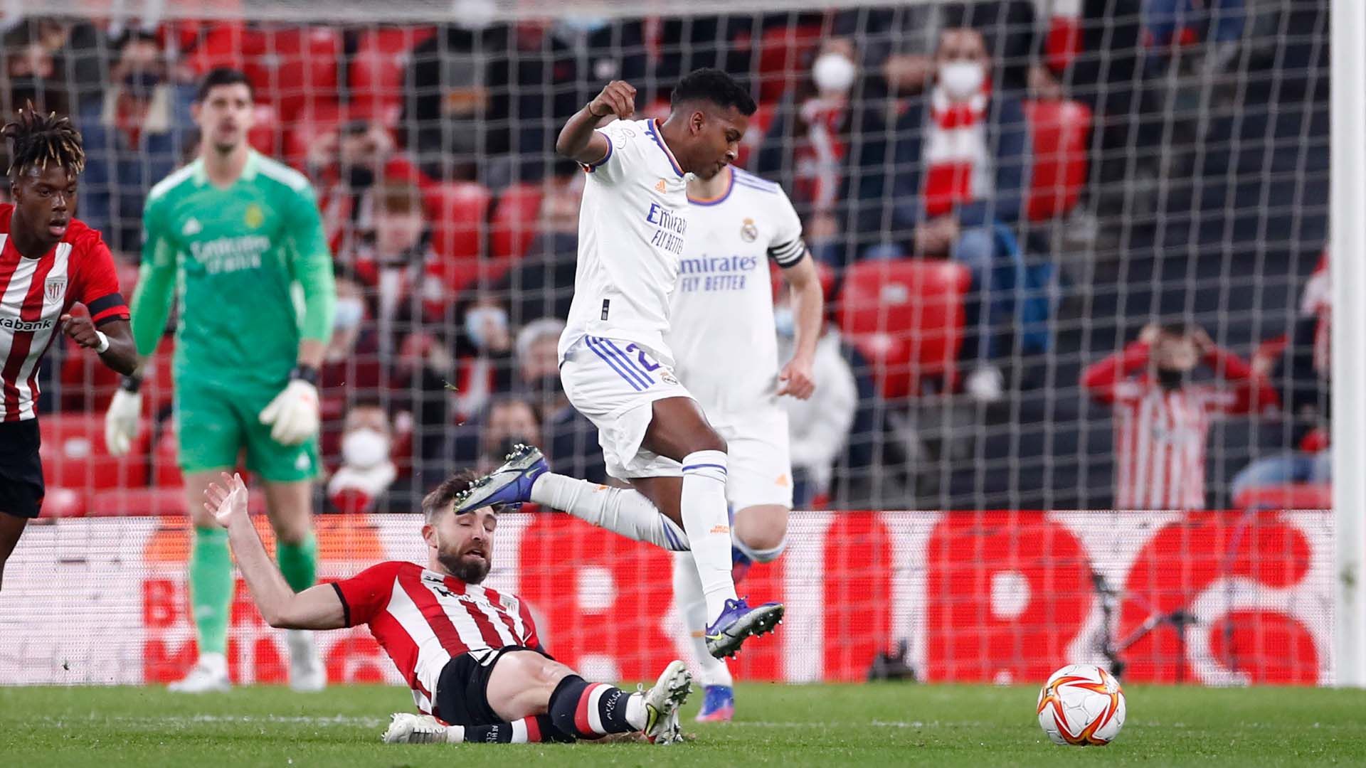 Реал без Лунина вылетел из Кубка Испании, Куртуа пропустил за минуту до конца матча: видеообзор Реал без Лунина вылетел из Кубка Испании, Куртуа пропустил за минуту до конца матча: видеообзор