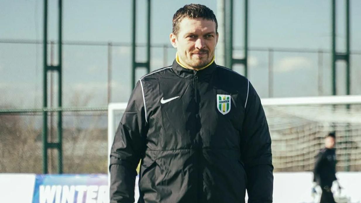 Усик дебютував за Полісся і ледь не забив гол першим дотиком до м'яча: фото з матчу - новини боксу - Спорт 24 Усик дебютував за Полісся і ледь не забив гол першим дотиком до м'яча: фото з матчу - новини боксу - Спорт 24