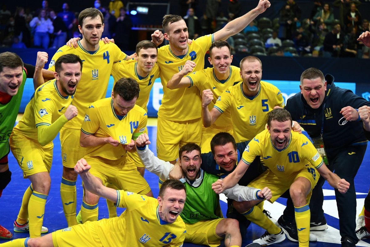 Украина – Россия: во время кричалки про Путина включили интершум, видео Украина – Россия: во время кричалки про Путина включили интершум, видео